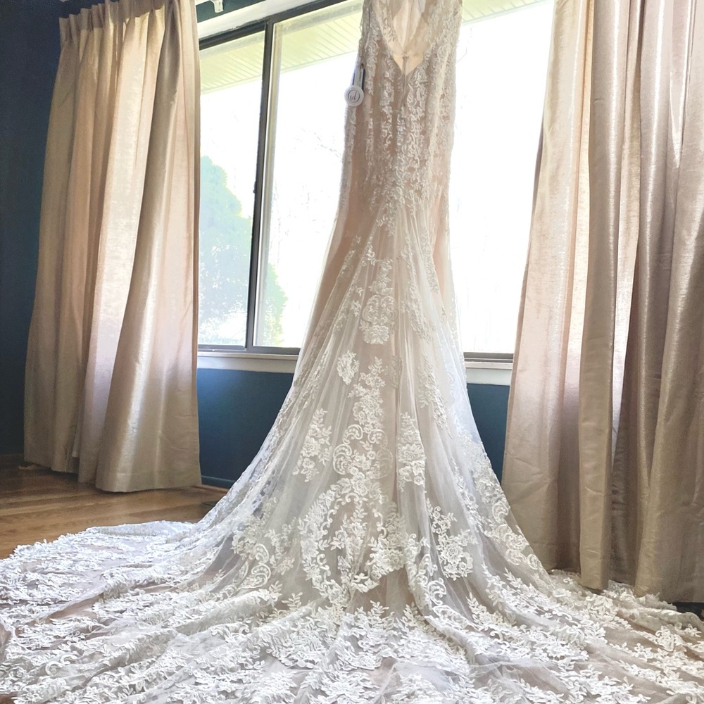 EUC Kitty Chen Candice Ivory Wedding Dress Size 12